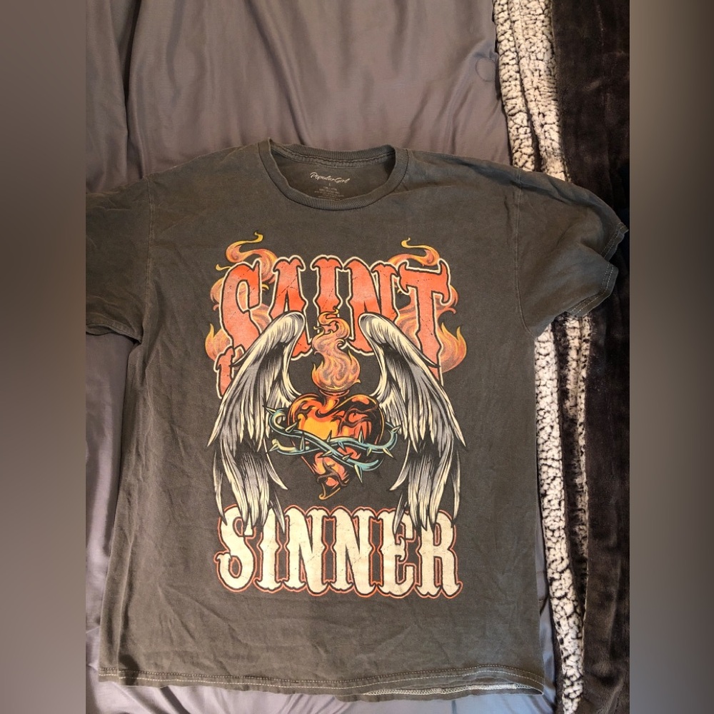 Women’s Saint Sinner tshirt size Large